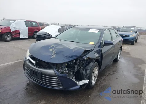2016 Toyota Camry Le z USA, uszkodzony, nr VIN 4T1BF1FK1GU508059